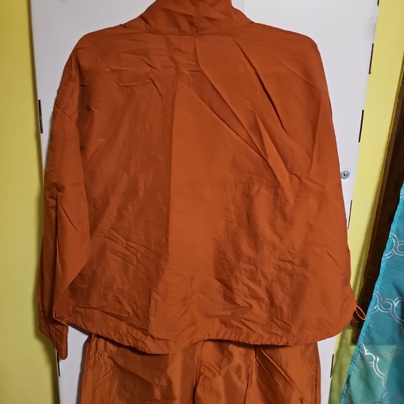 NWT Women's 1X FLX 1/4 Zip Crop Windbreaker & Shorts Cinnamon Active Outfit - Picture 4 of 12